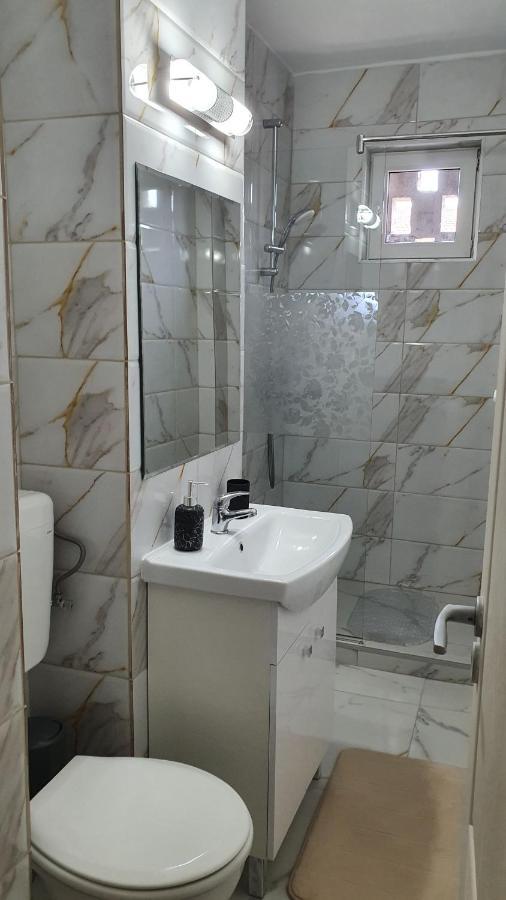 Apartament Estera Διαμέρισμα Oradea Εξωτερικό φωτογραφία